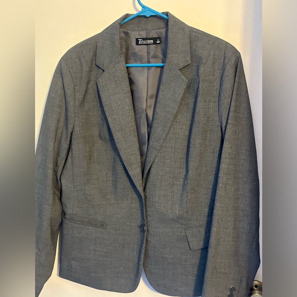 New York & Co 7th Ave Suiting size 18 gray lined blazer. GUC.
